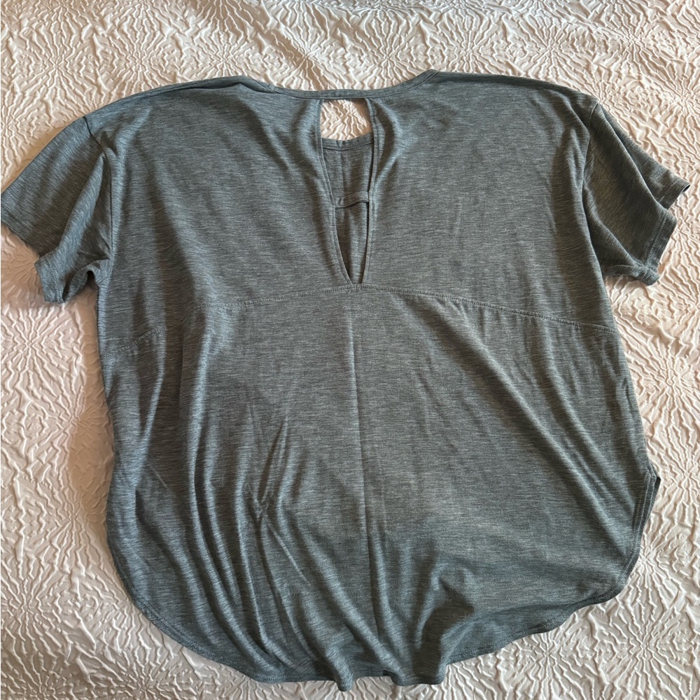 Under Armour Gray Backless Short Sleeve Tee, size medium